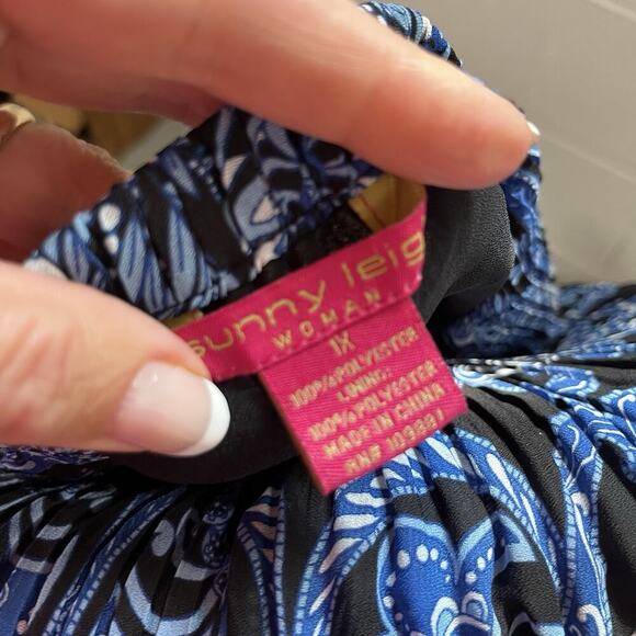 Sunny Leigh Woman Skirt Plus size 1X Blue Black Paisley Pleated Knee A Line Slim - Picture 11 of 11